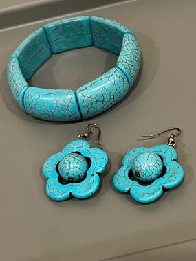Turquoise Howlite Stone Bracelet and Earrings Set